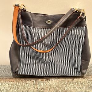 *Like new* Coach Lexy Legacy Jacquard shoulder bag in Navy blue